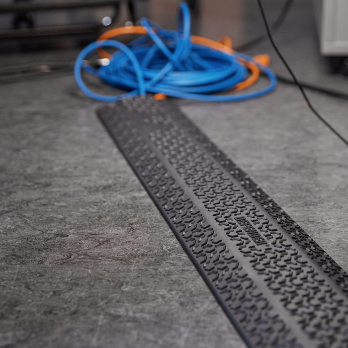 Adam Hall Defender XPRESS 40 - cable protector, 40mm channel, black