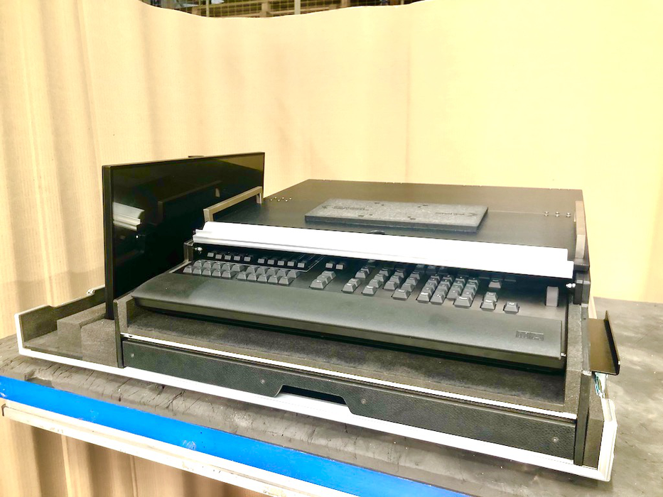 Santosom Integrated Solutions® (SIS) for MA3 Single, grandMA3 onPC Command Wing (with Swivel Arm)