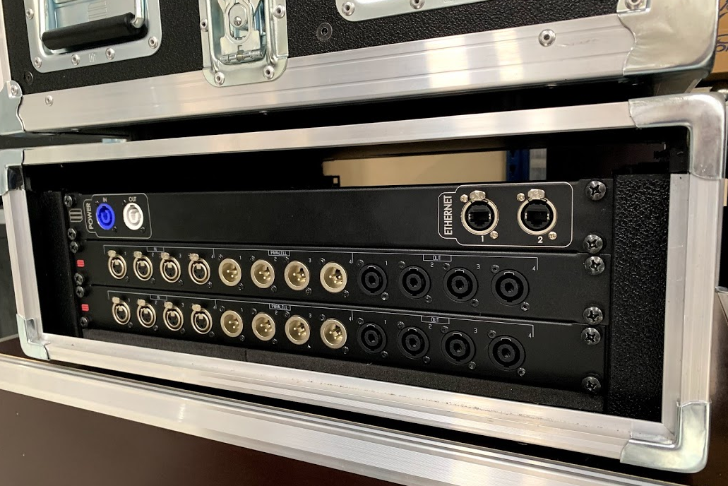 Santosom   Connection System 1U, 4 IN, 4 Paralell, 4 Output